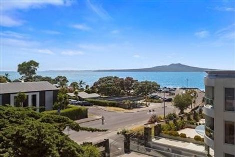Photo of property in 2b/5 The Promenade, Takapuna, Auckland, 0622