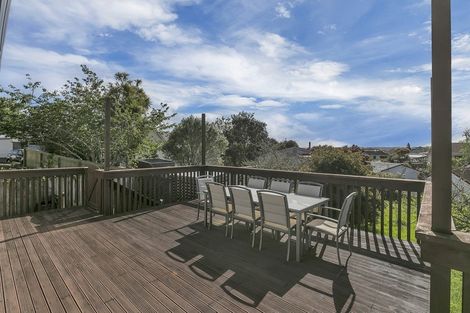 Photo of property in 16 Alma Street, Te Atatu South, Auckland, 0610