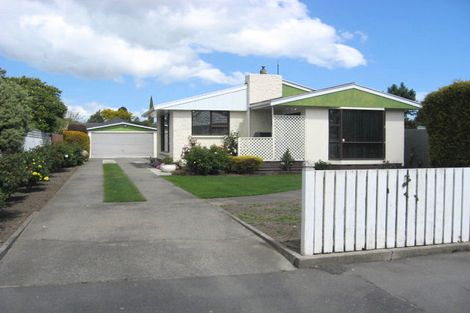 Photo of property in 26 Canberra Place, Redwood, Christchurch, 8051