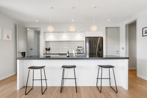 Photo of property in 11 Sunnyside Lane, Wanaka, 9305