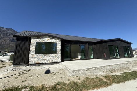 Photo of property in 21 Rushland Road, Jacks Point, 9371