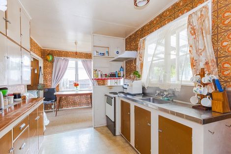 Photo of property in 112 Karaka Street, Castlecliff, Whanganui, 4501