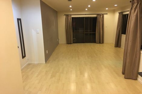 Photo of property in 2/9 Northall Road, New Lynn, Auckland, 0600