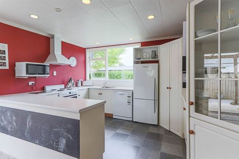 Photo of property in 2 Carrington Street, Inglewood, 4330