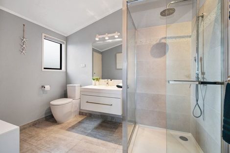 Photo of property in 23a Rosario Crescent, Red Beach, 0932