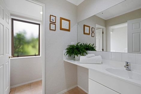 Photo of property in 215 Oyster Point Road, Kaukapakapa, Warkworth, 0984