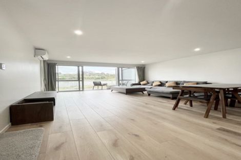 Photo of property in 10/10 Vinifera Place, Fairview Heights, Auckland, 0632