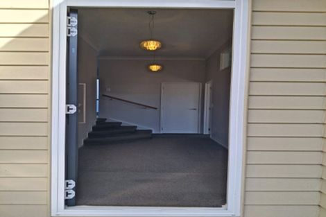 Photo of property in 42a Sunset Road, Unsworth Heights, Auckland, 0632