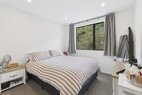 Photo of property in 21 Holystone Road, Whitby, Porirua, 5024