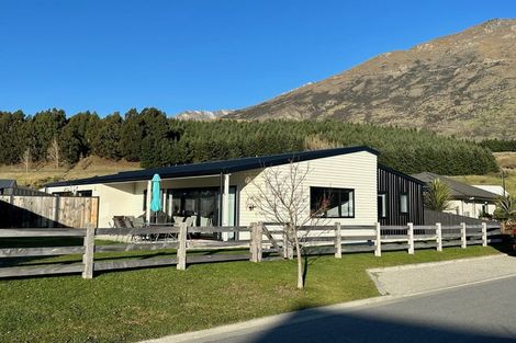 Photo of property in 35 Silver Street, Lower Shotover, Queenstown, 9304