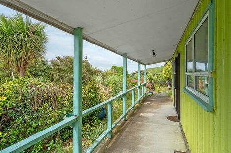 Photo of property in 22 Whangaimoana Beach Road, Whangaimoana, Featherston, 5772