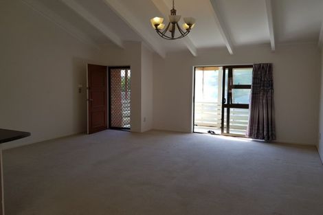 Photo of property in 65 Kurnell Drive, Botany Downs, Auckland, 2010
