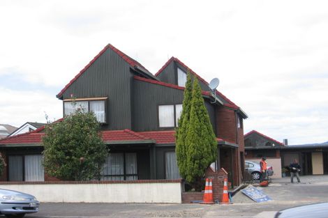 Photo of property in 240 Devonport Road, Tauranga, 3110