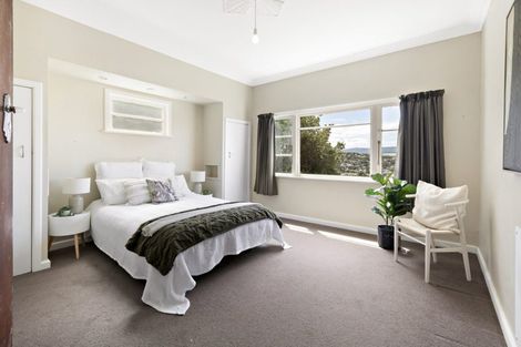 Photo of property in 81 Maupuia Road, Maupuia, Wellington, 6022