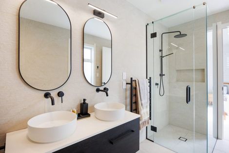 Photo of property in 48 Memorial Drive, Hokowhitu, Palmerston North, 4410