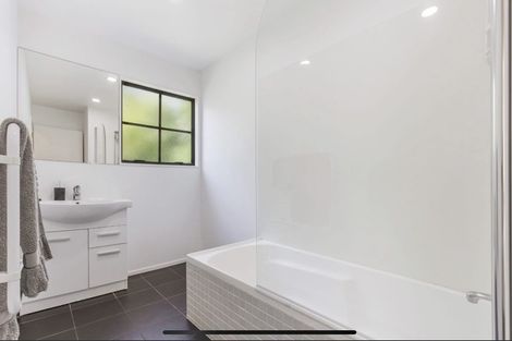 Photo of property in 20a Roseberry Avenue, Birkenhead, Auckland, 0626