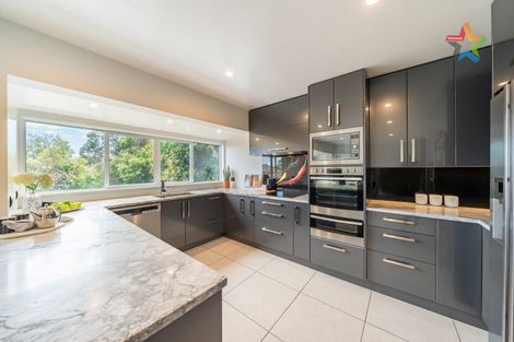 Photo of property in 49b Norton Park Avenue, Fairfield, Lower Hutt, 5011
