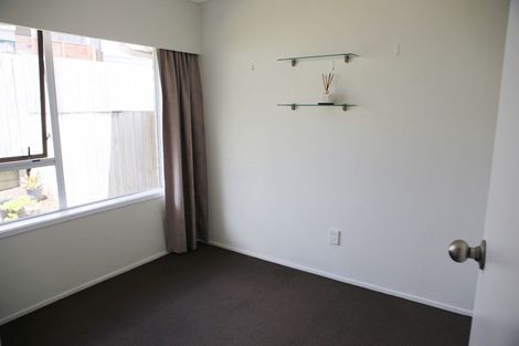 Photo of property in 3/25 Widmore Drive, Massey, Auckland, 0614