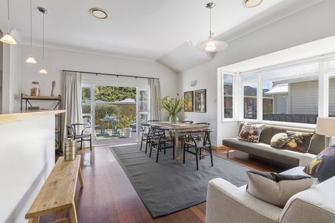 Photo of property in 224 The Parade, Island Bay, Wellington, 6023