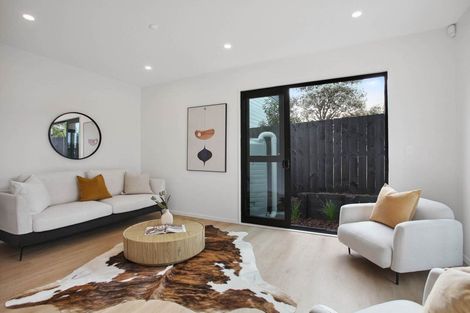 Photo of property in 363d Bucklands Beach Road, Bucklands Beach, Auckland, 2012