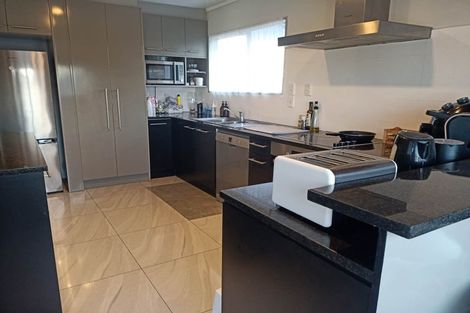 Photo of property in 19 Newport Place, Forrest Hill, Auckland, 0620