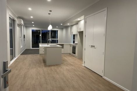 Photo of property in 16 Koreke Close, Kenepuru, Porirua, 5022