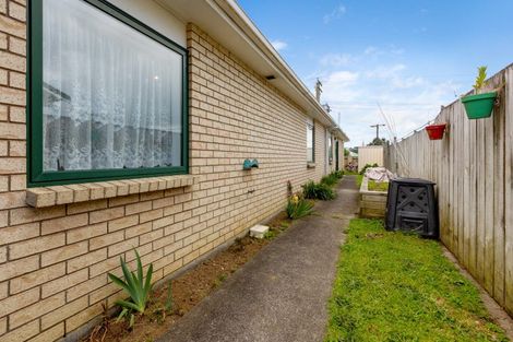 Photo of property in 3a Simons Street, Moturoa, New Plymouth, 4310