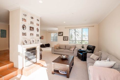 Photo of property in 19 Gilberd Place, Torbay, Auckland, 0630