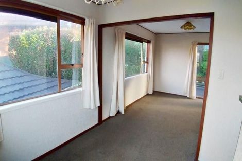 Photo of property in 2/9 Seaton Road, Murrays Bay, Auckland, 0630