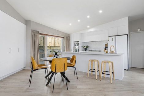 Photo of property in 14 Bell Common Close, Bethlehem, Tauranga, 3110