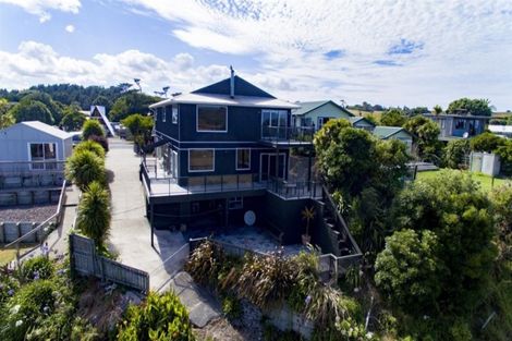 Photo of property in 48 Kawei Road, Ohawe, Hawera, 4671