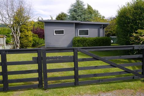 Photo of property in 2/11 Gibbs Place, Kinloch, Taupo, 3377