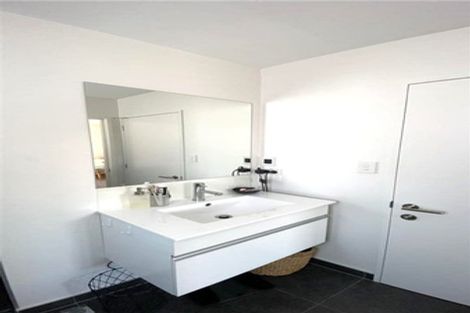 Photo of property in 21 Landsdowne Terrace, Cashmere, Christchurch, 8022