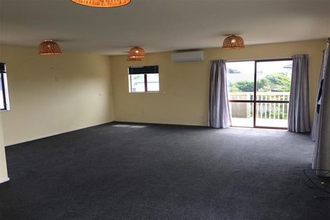 Photo of property in 151 Field Way, Waikanae Beach, Waikanae, 5036