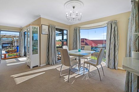 Photo of property in 60 Oteki Park Drive, Welcome Bay, Tauranga, 3112