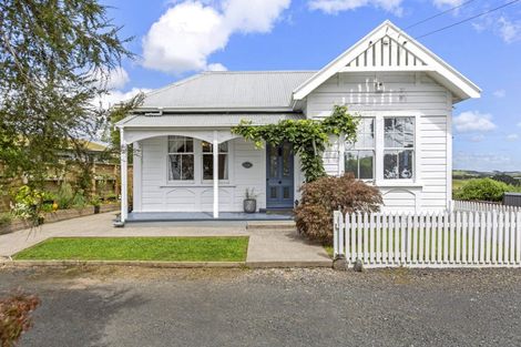 Photo of property in 23 Main Road, Raglan, 3225