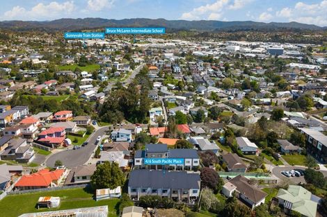 Photo of property in 4/6 South Pacific Place, Henderson, Auckland, 0612