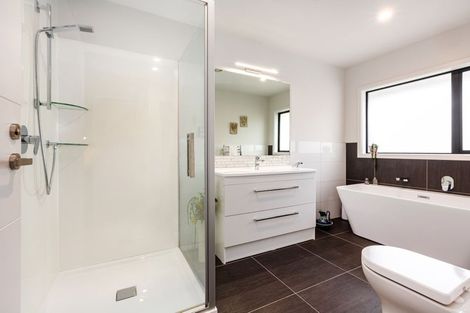Photo of property in 64 Banks Boulevard, Whitby, Porirua, 5024
