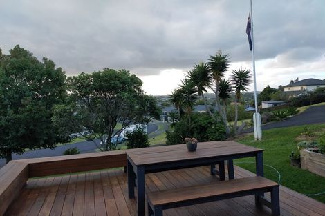 Photo of property in 35 Esther Place, Red Beach, 0932