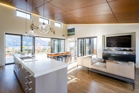 Photo of property in 3 Westview Road, Wanaka, 9305