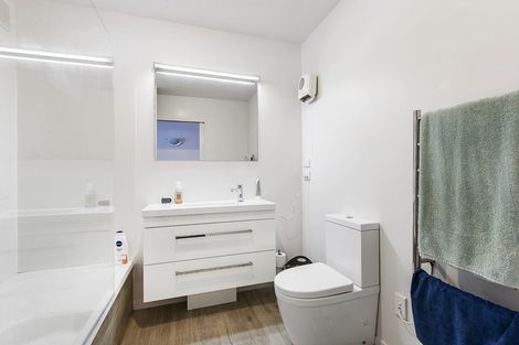 Photo of property in Pirie Street Townhouses, 19/35 Pirie Street, Mount Victoria, Wellington, 6011