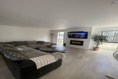 Photo of property in 38c Links Road, New Lynn, Auckland, 0600