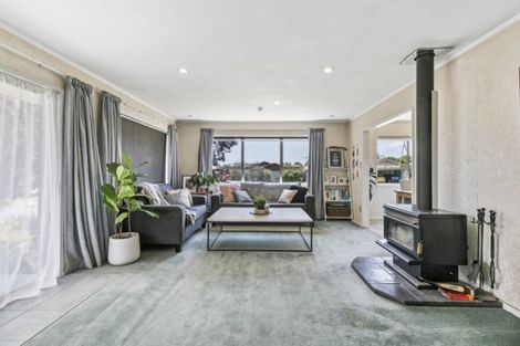 Photo of property in 32 Rushgreen Avenue, Pahurehure, Papakura, 2113