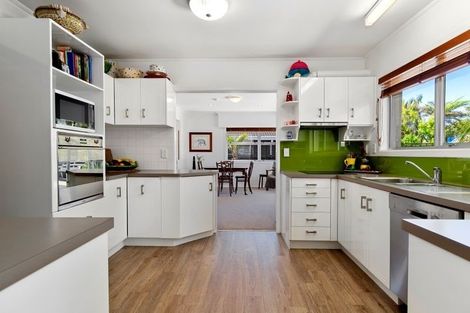 Photo of property in 60 Edgecumbe Road, Tauranga, 3110