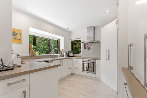 Photo of property in 8 Waimanu Place, Point Wells, 0986