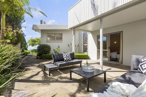 Photo of property in 825 Beach Road, Browns Bay, Auckland, 0630