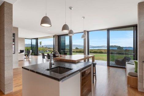 Photo of property in 33 Taumata Road, Omaha, 0986