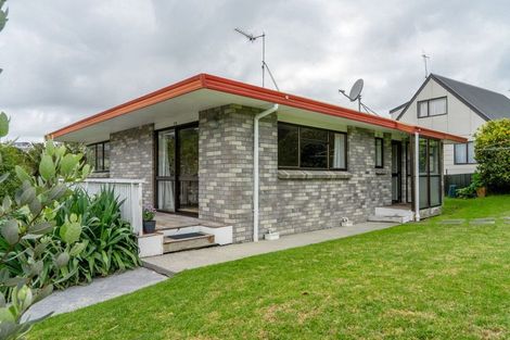 Photo of property in 27c Omokoroa Road, Omokoroa, 3114