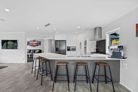 Photo of property in 12 Catherin Servant Close, Maunu, Whangarei, 0110