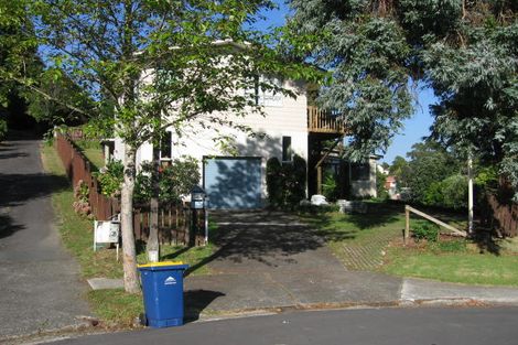 Photo of property in 27 Walnut Lane, Browns Bay, Auckland, 0630